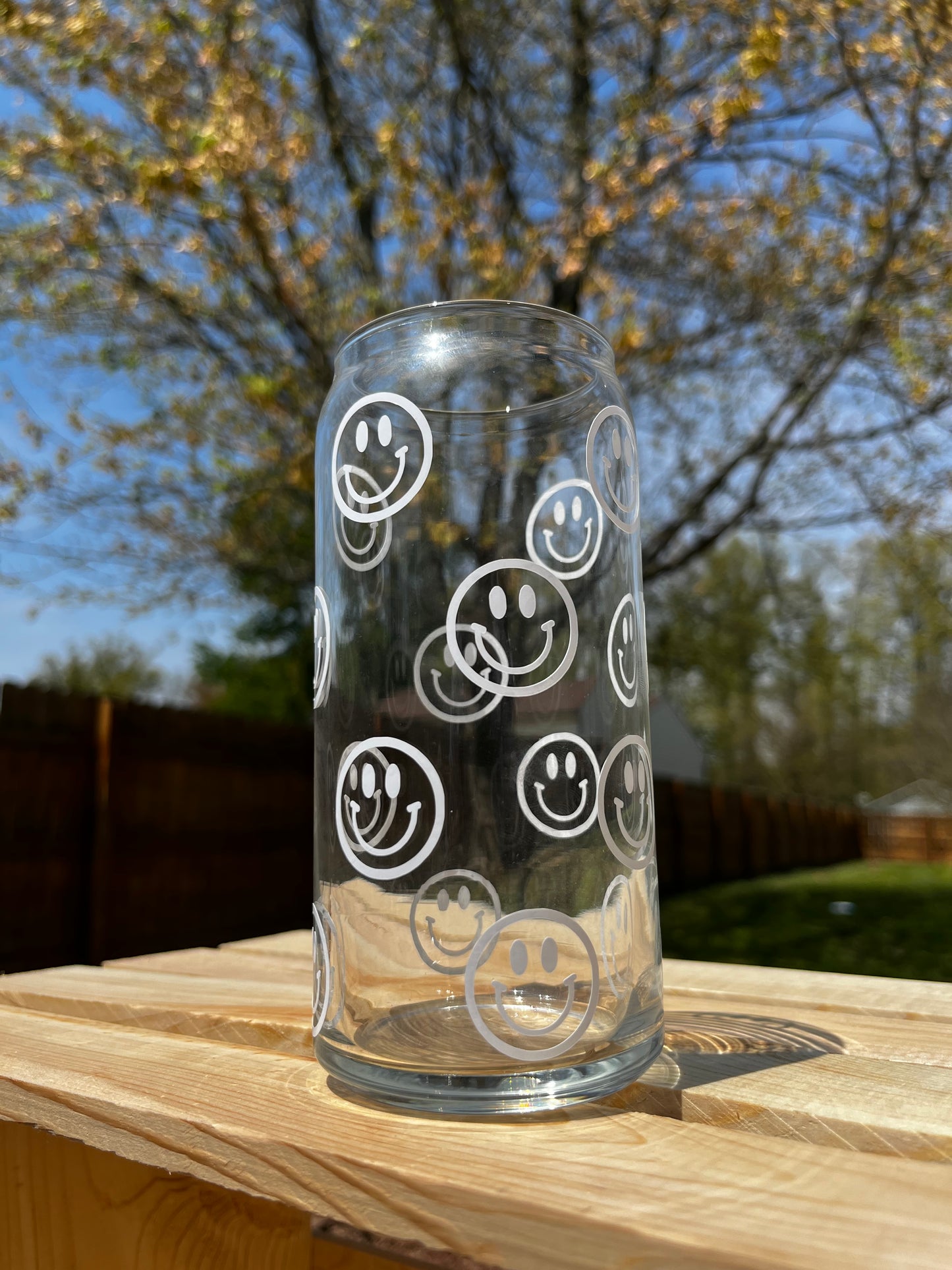 Smiley Face 20oz Glass Can